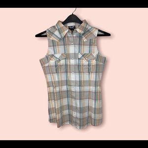 Wrangler Retro Sleeveless Pearl Snaps with pocket western pocket design